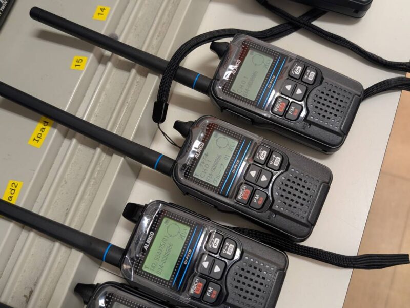 トランシーバーを納品